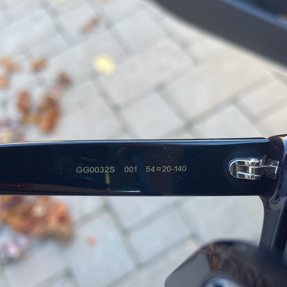 Authentic Gucci sunglasses - Picture 7 of 9